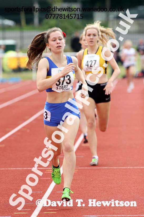 Womens under-17s 800 metres, Northern Under-13s, U-15s and 17s Championships. Photo: David T. Hewitson/Sports for All Pics